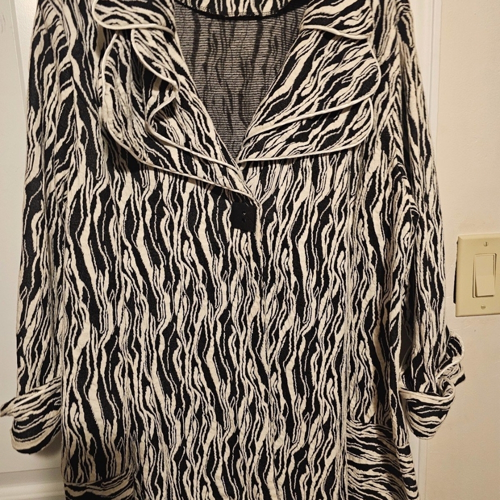 Vintage Seven Karat 2x Ruffle Swirl Patterned Blazer/Jacket W Cuffed Sleeves